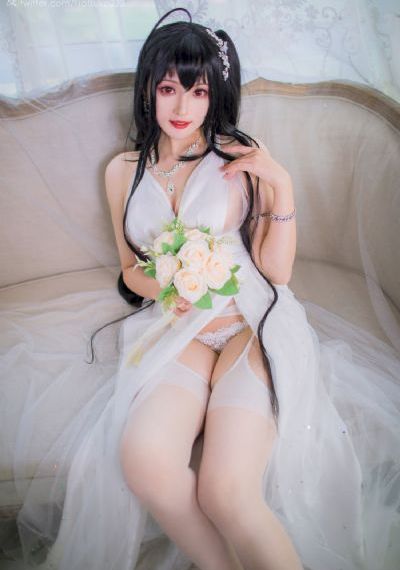 年轻的邻居少妇